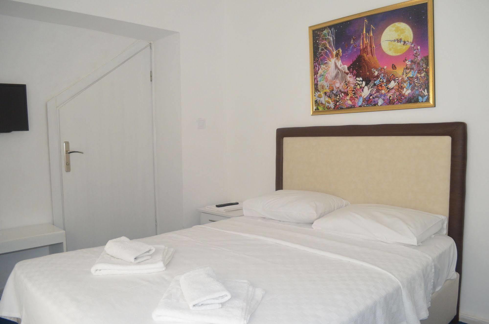 Lacivert Hotel Ayvalı Exterior foto