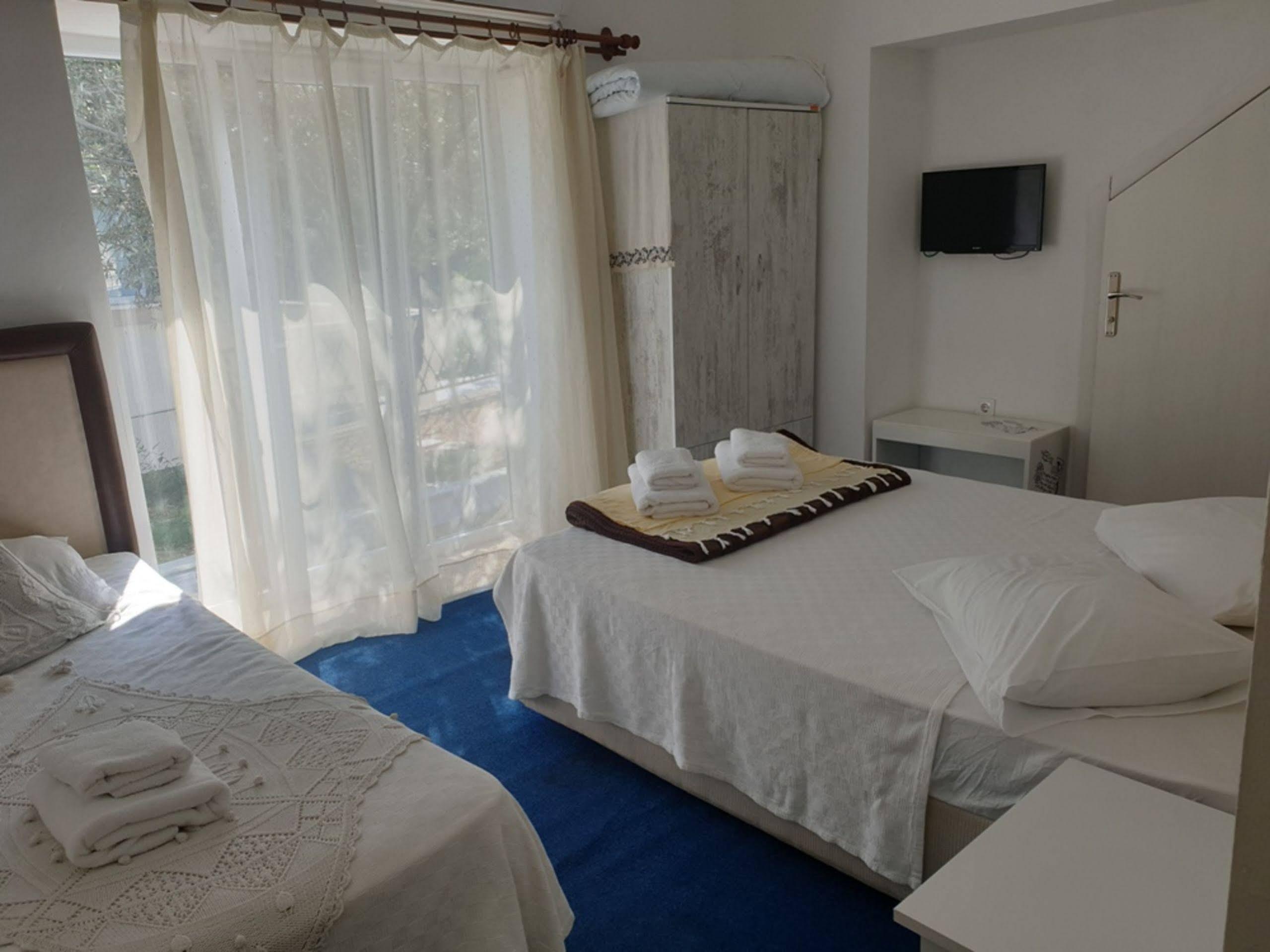Lacivert Hotel Ayvalı Exterior foto